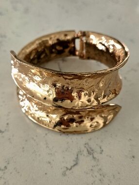 STATEMENT Bracelet In Gorgeous Glossy Copper Finish
